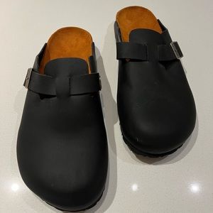 BIRKENSTOCK Black leather Clog - size 43 - BRAND NEW NEVER WORN